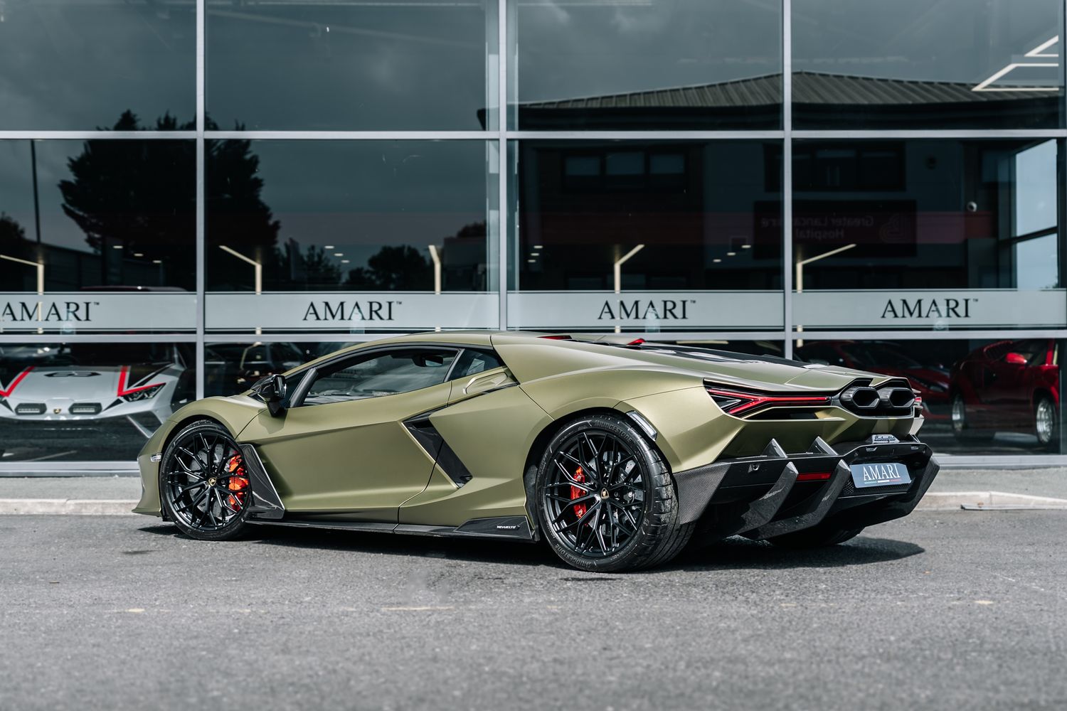 Lamborghini Revuelto