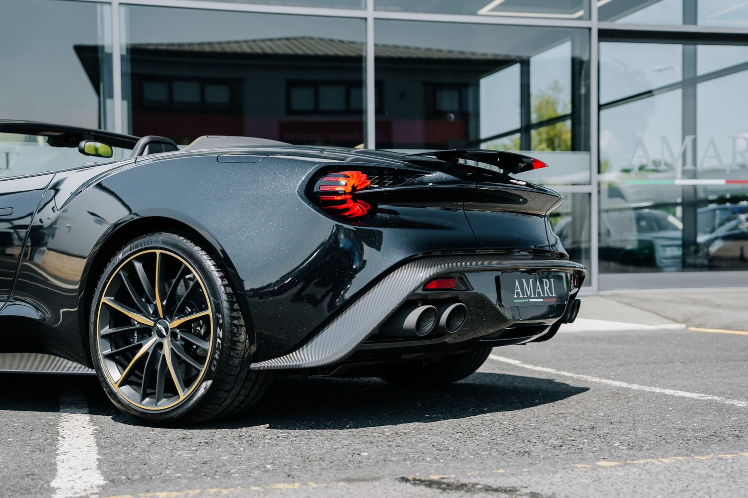 Aston Martin Vanquish Zagato Volante