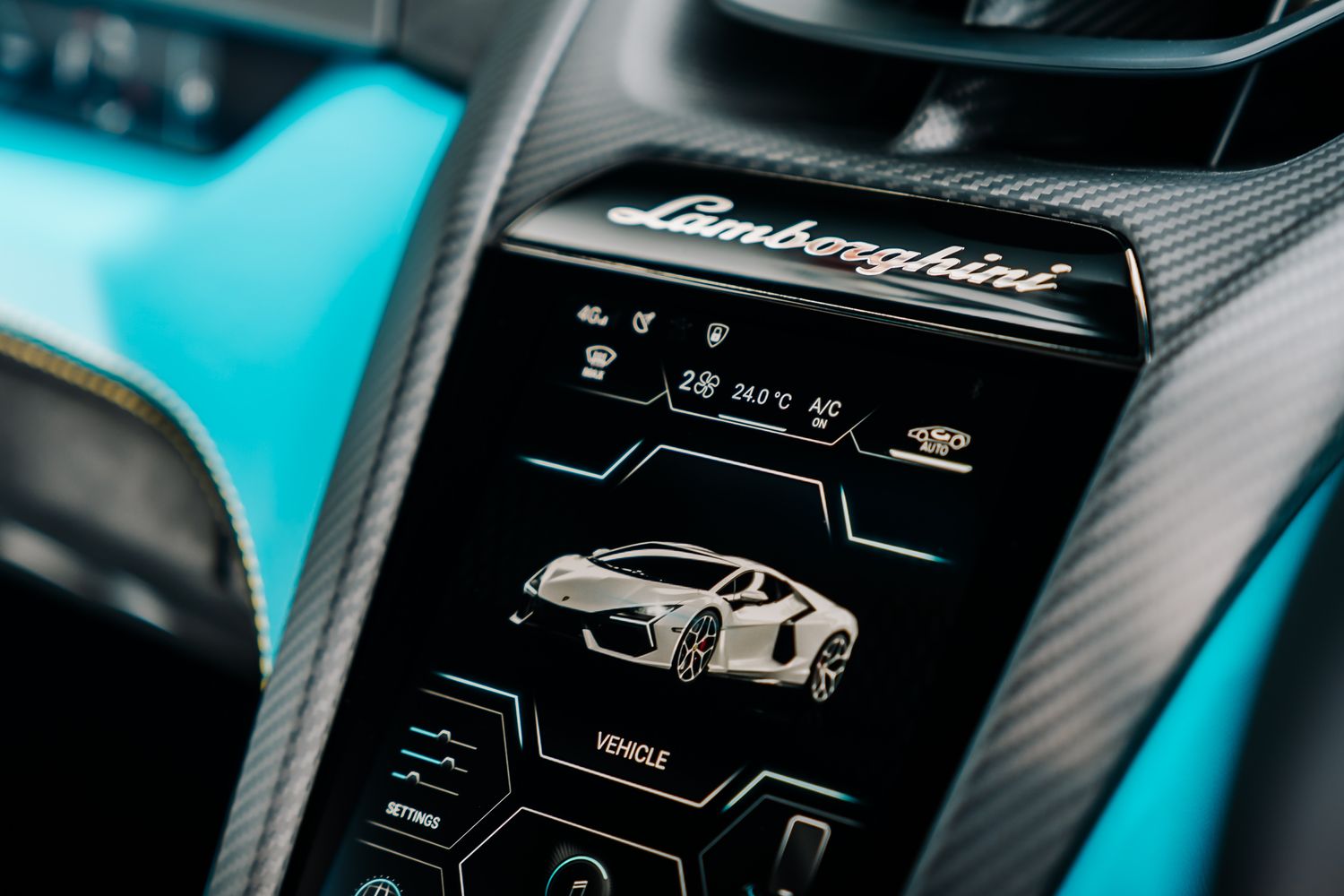 Lamborghini Revuelto