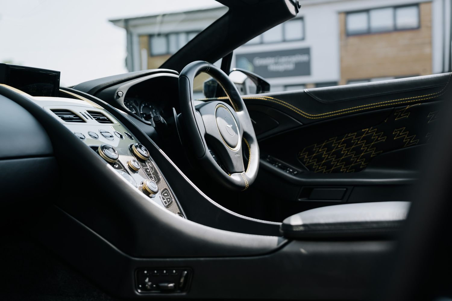 Aston Martin Vanquish Zagato Volante