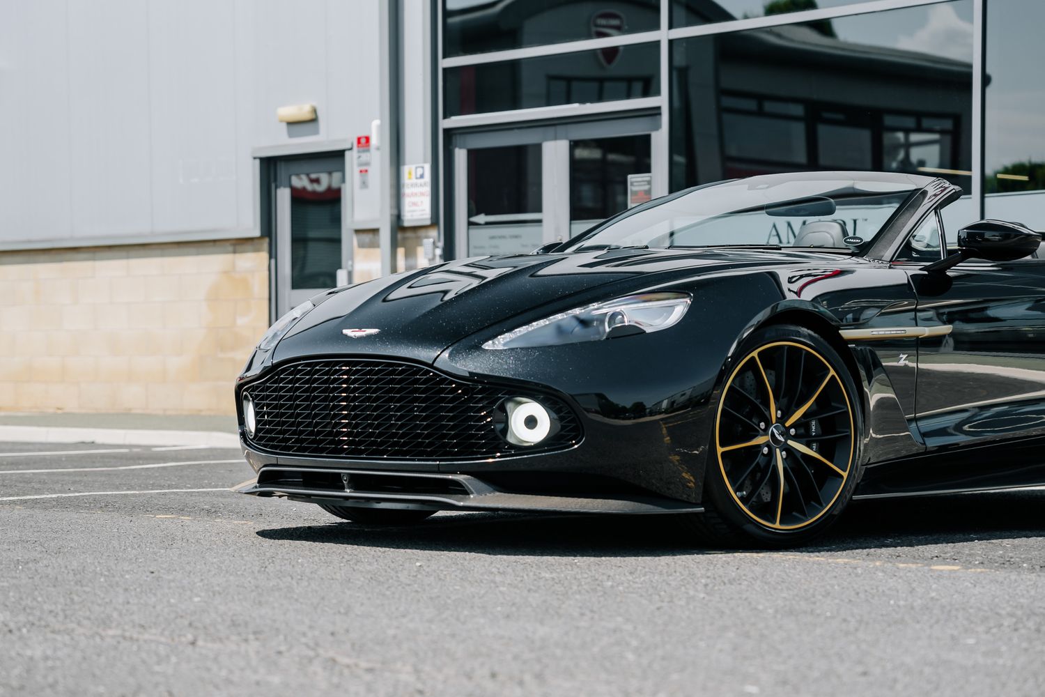 Aston Martin Vanquish Zagato Volante