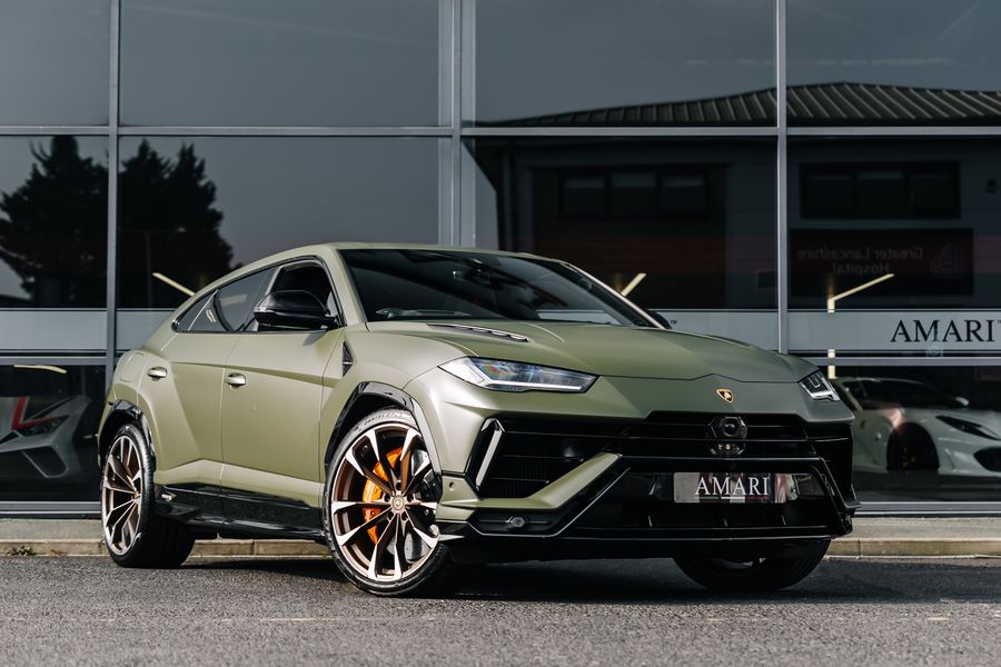 2024 Lamborghini Urus V8 S